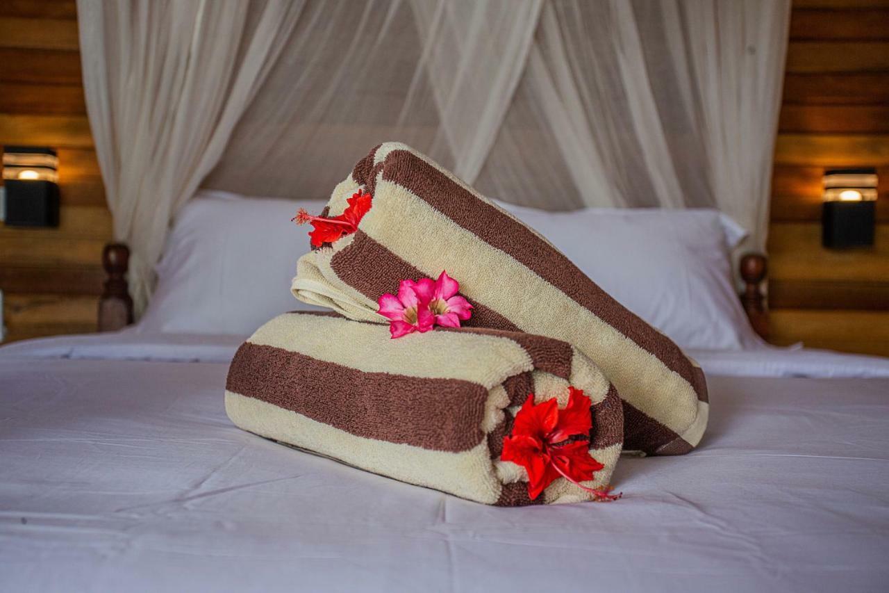 Wooden Beach Sunset Cottages Lembongan Exterior foto