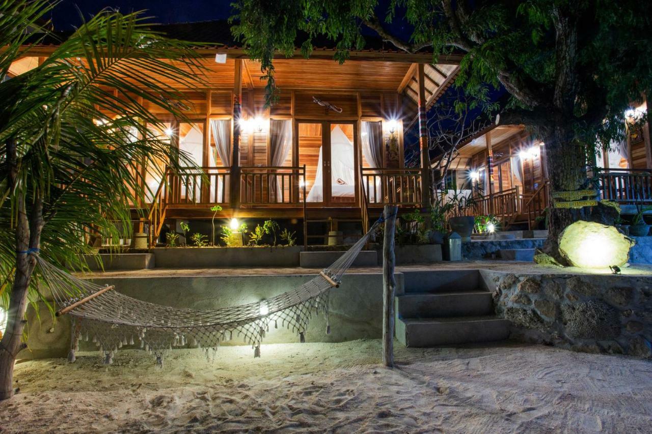 Wooden Beach Sunset Cottages Lembongan Exterior foto