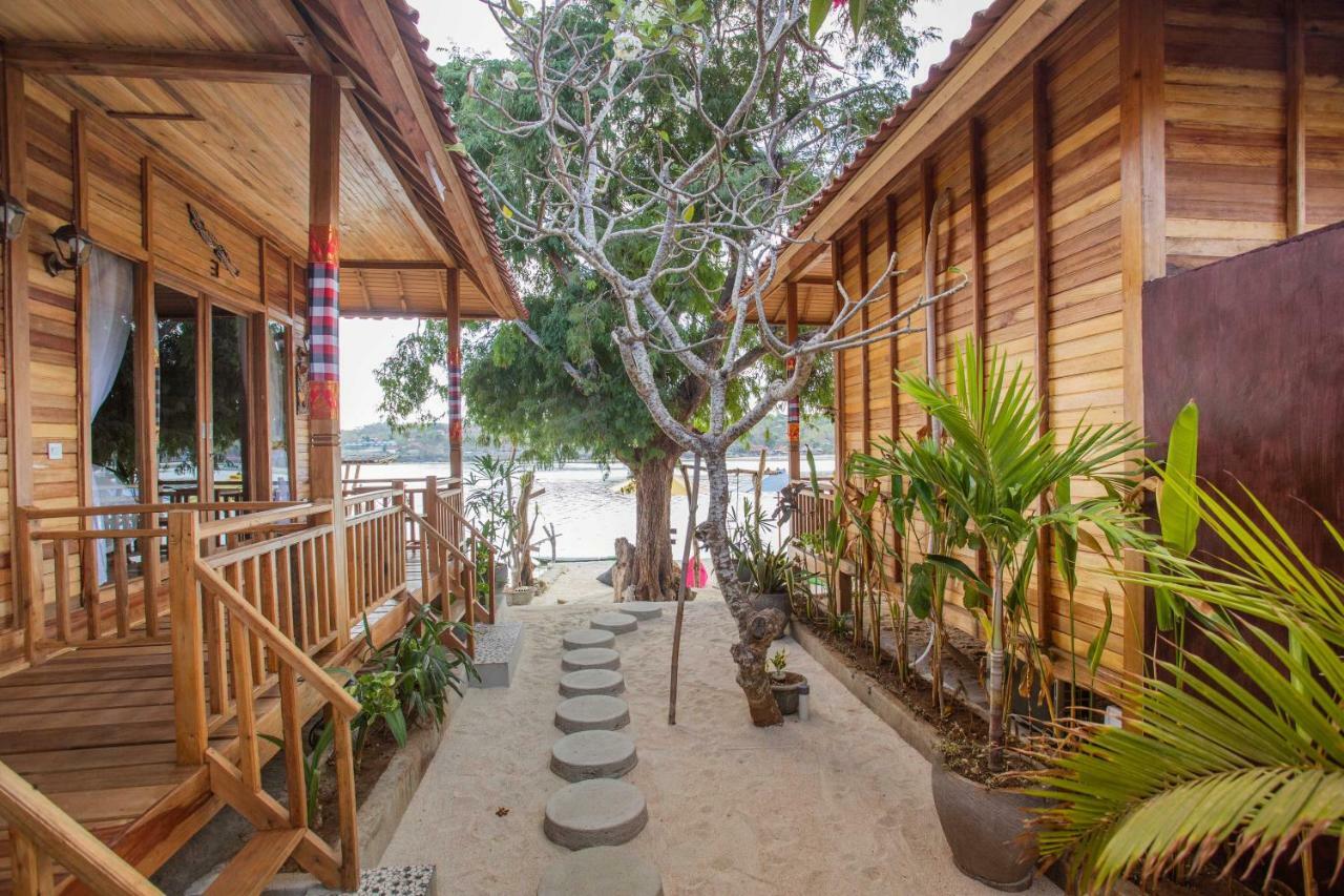 Wooden Beach Sunset Cottages Lembongan Exterior foto